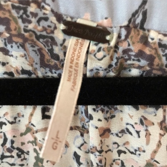 Free People sleeveless blue mites top. Size large GUC - Picture 4 of 5